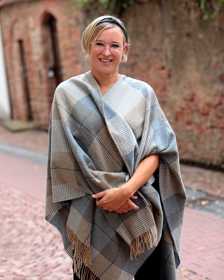 Kariertes Wollcape